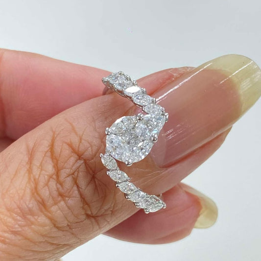 18K NATURAL DIAMOND RING