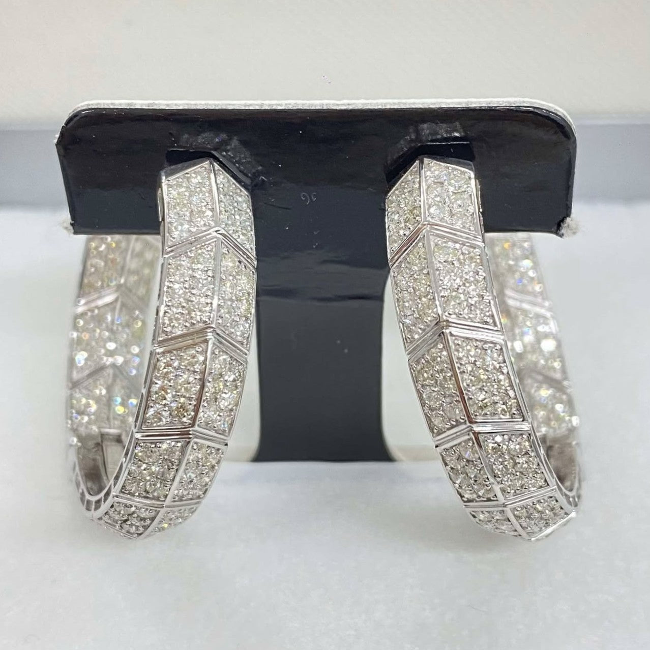 18K HOOP DIA EARRINGS