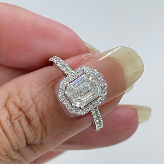 18K NATURAL DIAMOND RING